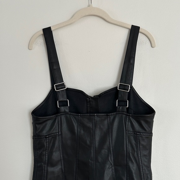 Free People Pleasant Surprise Vegan Romper in Black Size 8 - Picture 5 of 5